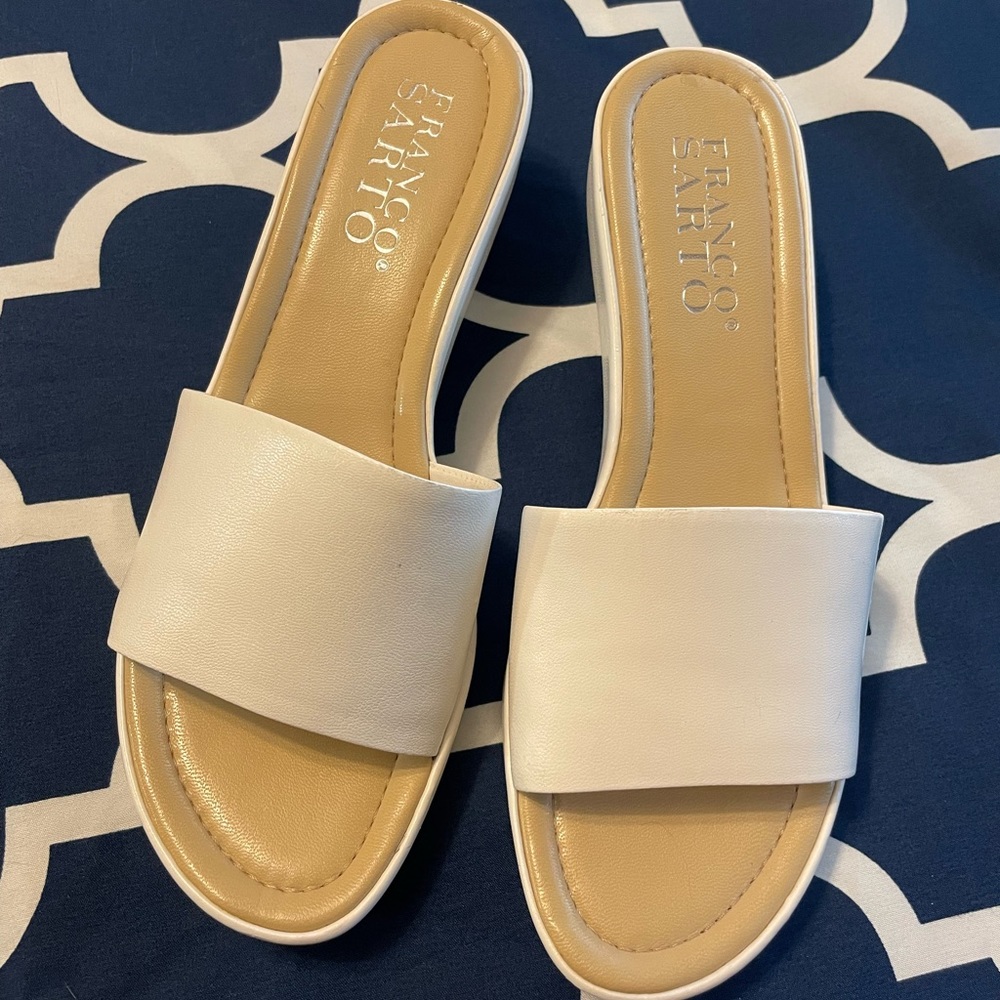 Gorgeous, never worn, Franco Sarto genuine leather upper, white wedge slides.